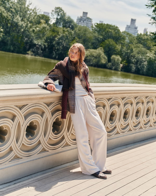 A&F Gemma Satin Wide Leg Pull-On Pant | Abercrombie & Fitch (US)