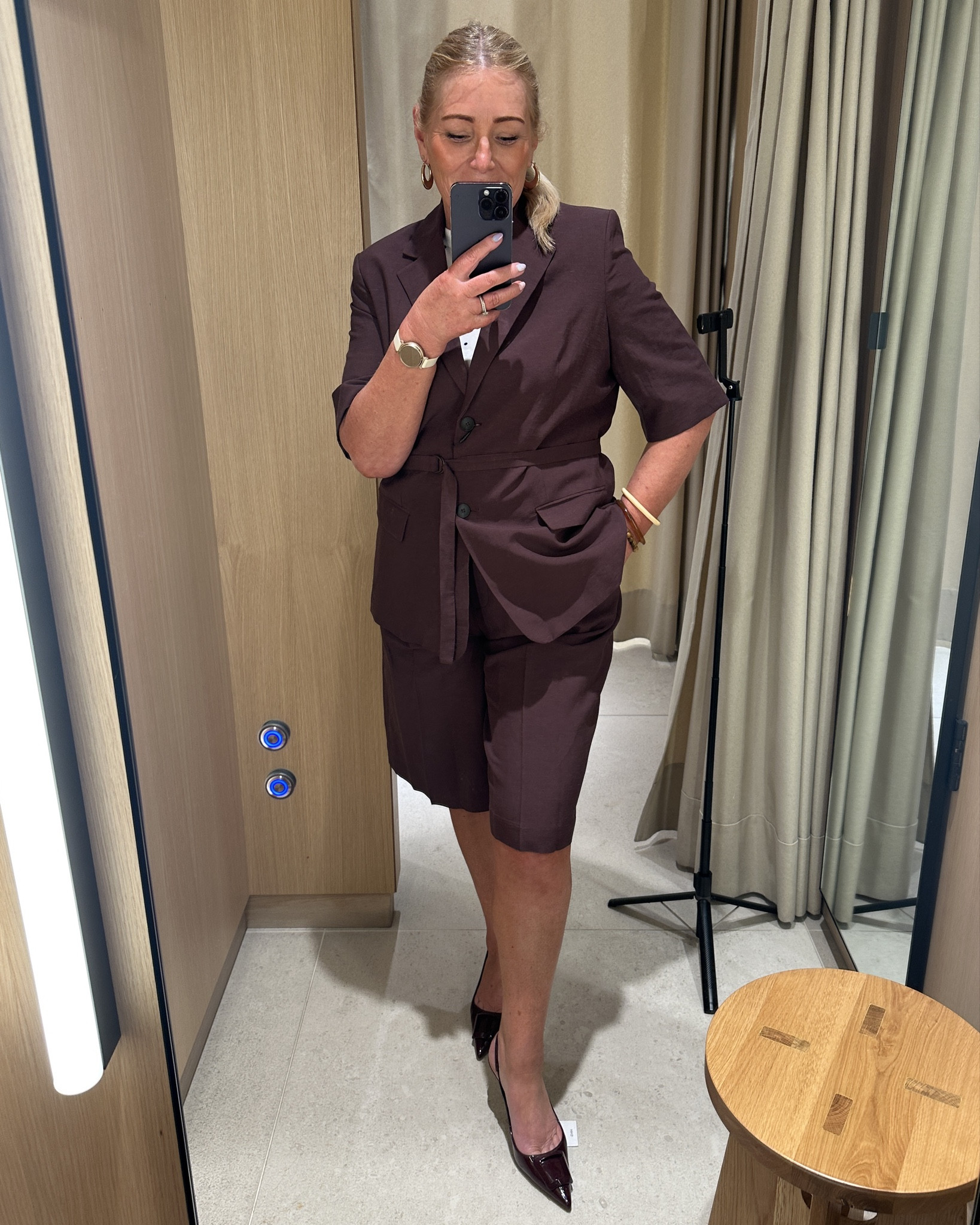 When you try something on and totally regret it not coming home with you 😣

Loved this look, linen jacket with tie detail and Bermuda shorts, bringing the chic with the heels, such a gorgeous plum colour too.

#LTKover50style #LTKspring #LTKuk