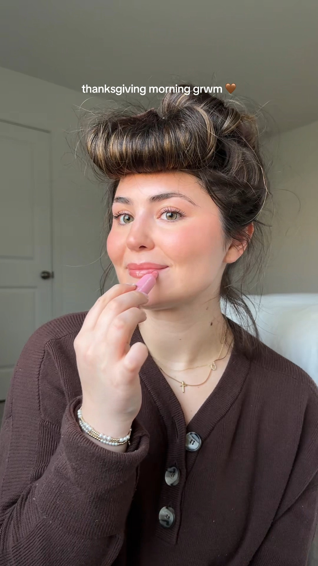 My casual Thanksgiving GRWM makeup look 🤎

Natural makeup look, glowy makeup, skin tint, toned moisturizer, best concealer, creamy concealer, natural blush, blush balm, summer Fridays blush butter balm, side bronzer, sake blush, cream bronzer, bronzer powder, Armani beauty, hourglass cosmetics, rhode lip, rhode lip peptide, rhode lip liner, rhode skin, benefit cosmetics 

#LTKselfcare #LTKmorningroutine #LTKBeauty