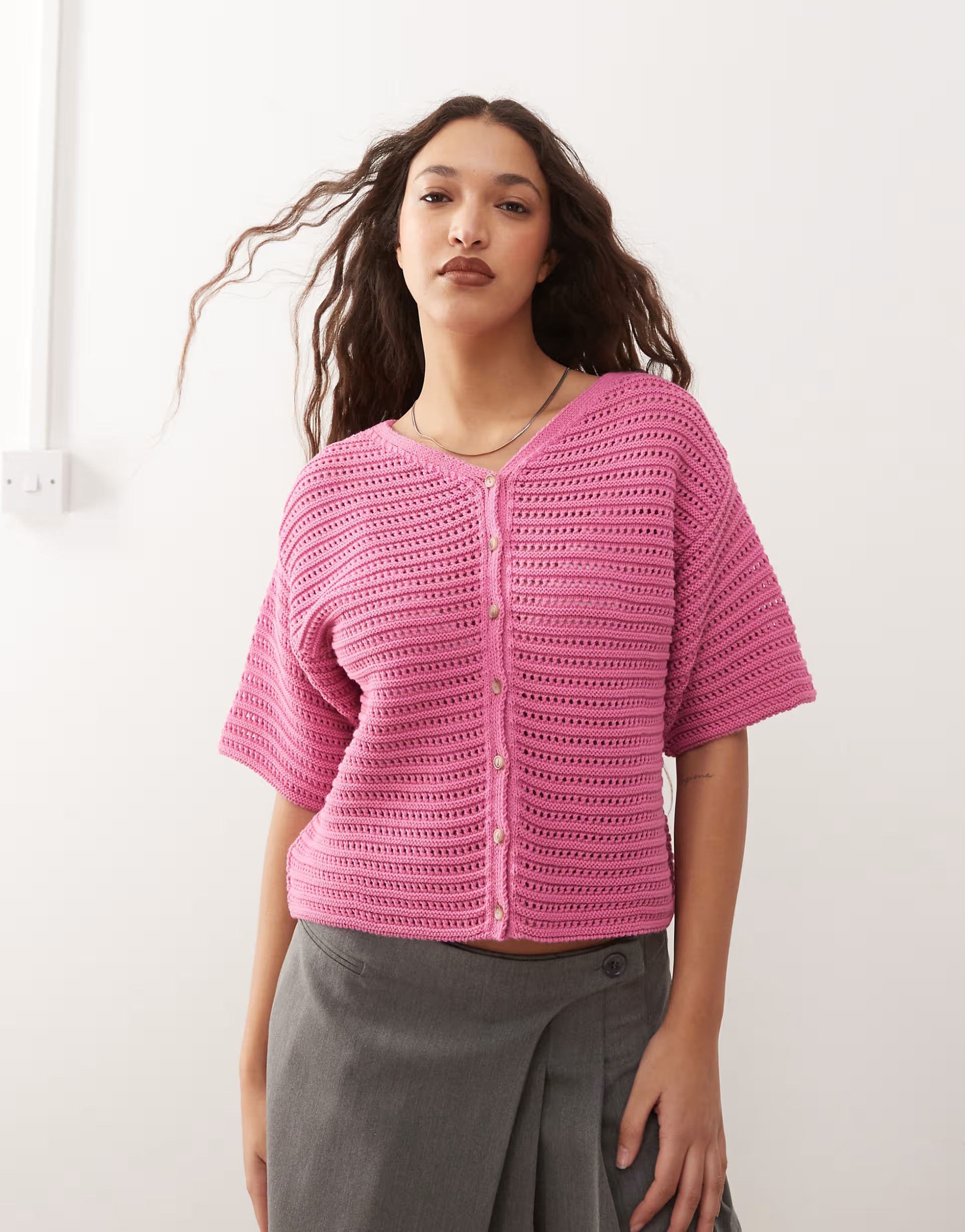 Reclaimed Vintage - Recht vest met hoge V-hals en korte mouwen in roze | ASOS | ASOS (Global)