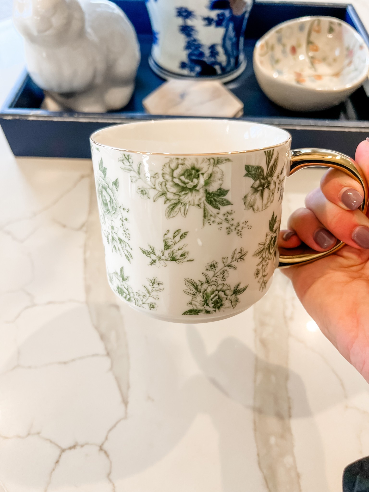 The prettiest girly mug from Target! Floral pattern and gold handle.

Mug. Coffee mug. Dishes. Target find 

#LTKHome #LTKFindsUnder50
