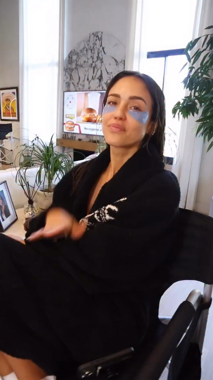 Jessica Alba gave her fans what they want and just dropped another ultimate get ready with me video on her Instagram, and it’s glow goals from start to finish.

From her radiance-boosting serum and dewy cream to the glossy lips, feathered brows, and that effortless, healthy shine only Jessica can pull off, I found everything she used so you can recreate her exact look.

Tap the link in my bio to shop Jessica’s full beauty routine, her favorite serum, SPF, gloss, highlighter, mascara, and more.