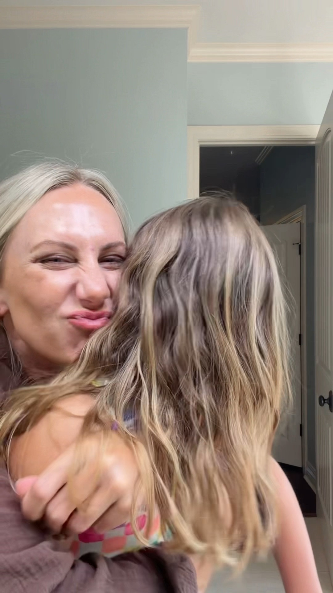 Mommy + Me Earrings 
Lightweight, hypoallergenic, and made for busy girls who never slow down 

#sensitiveears #LTKGirls @LINNY CO

#LTKmomlife #LTKSwim #LTKKids