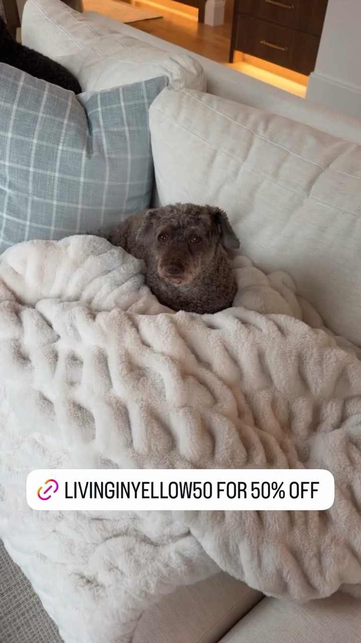 Good morning! Don’t forget to get your LOLA blanket while it’s still 50% off! Use code LIVINGINYELLOW50 at checkout 

#LTKHome #LTKSaleAlert