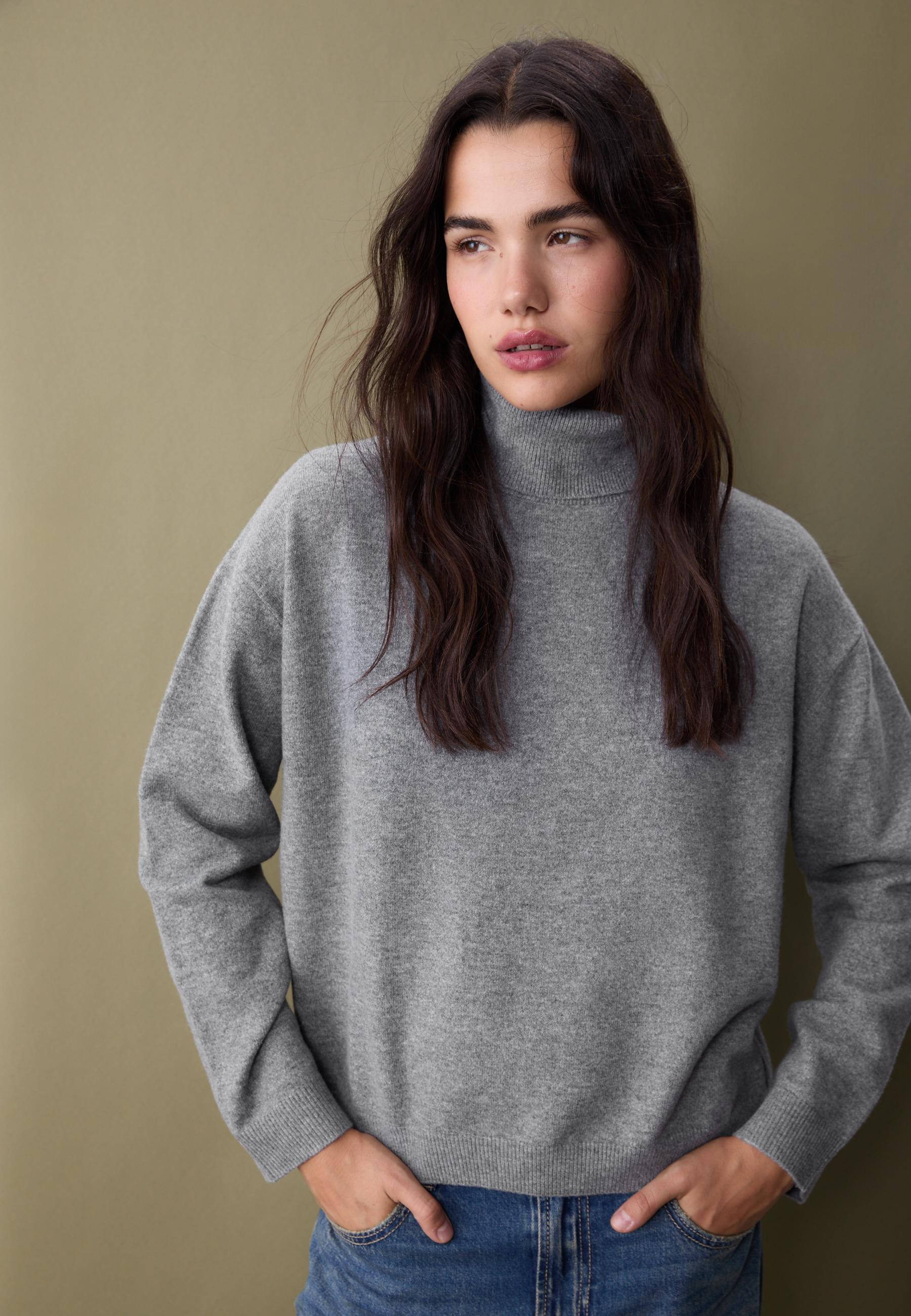 Basic high neck sweater - Women's Sweaters and cardigans | Stradivarius France | Stradivarius (FR)
