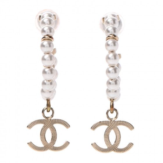 CHANEL

Pearl Charms CC Hoop Earrings Gold | Fashionphile