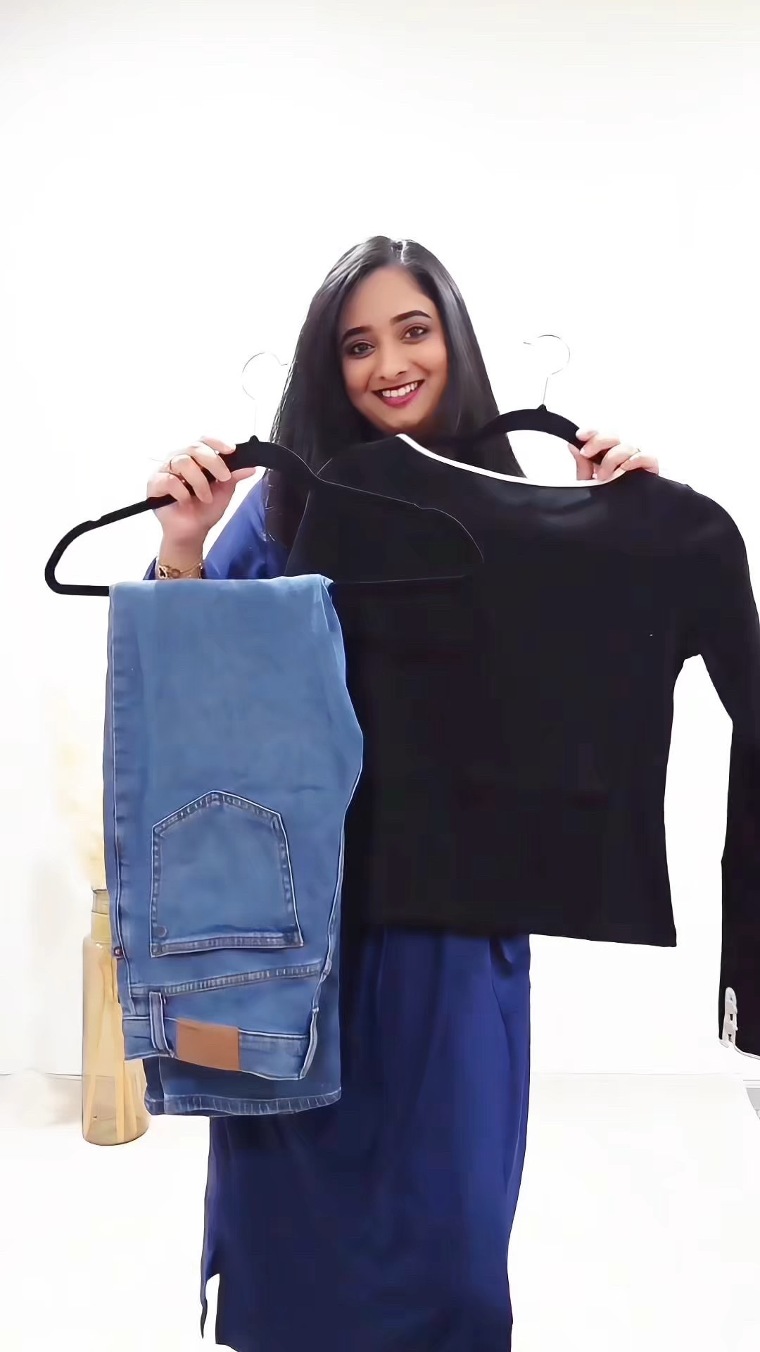 Day 2: Elevated casual for Thanksgiving week 🍂🖤 Two-tone boat neck sweater, straight-leg denim, pearl-heel magic, and a mini Cassandra-esque bag. Which piece stealing the show? Comment below! ⬇️
#ThanksgivingStyle #HolidayFashion #FallFashion #OOTD
#TwoToneSweater #BoatNeck #MadewellDenim #PearlHeels
#YSLInspired #MiniTopHandleBag #BagDupeLove #AmazonFinds
#BlackAndWhite #MonochromeLook #EffortlessChic
#InstaFashion #FashionInspo #StyleTips #WhatToWear
#TravelStyle @madewell #madewell

#LTKgrwm #LTKCyberWeek #LTKHoliday