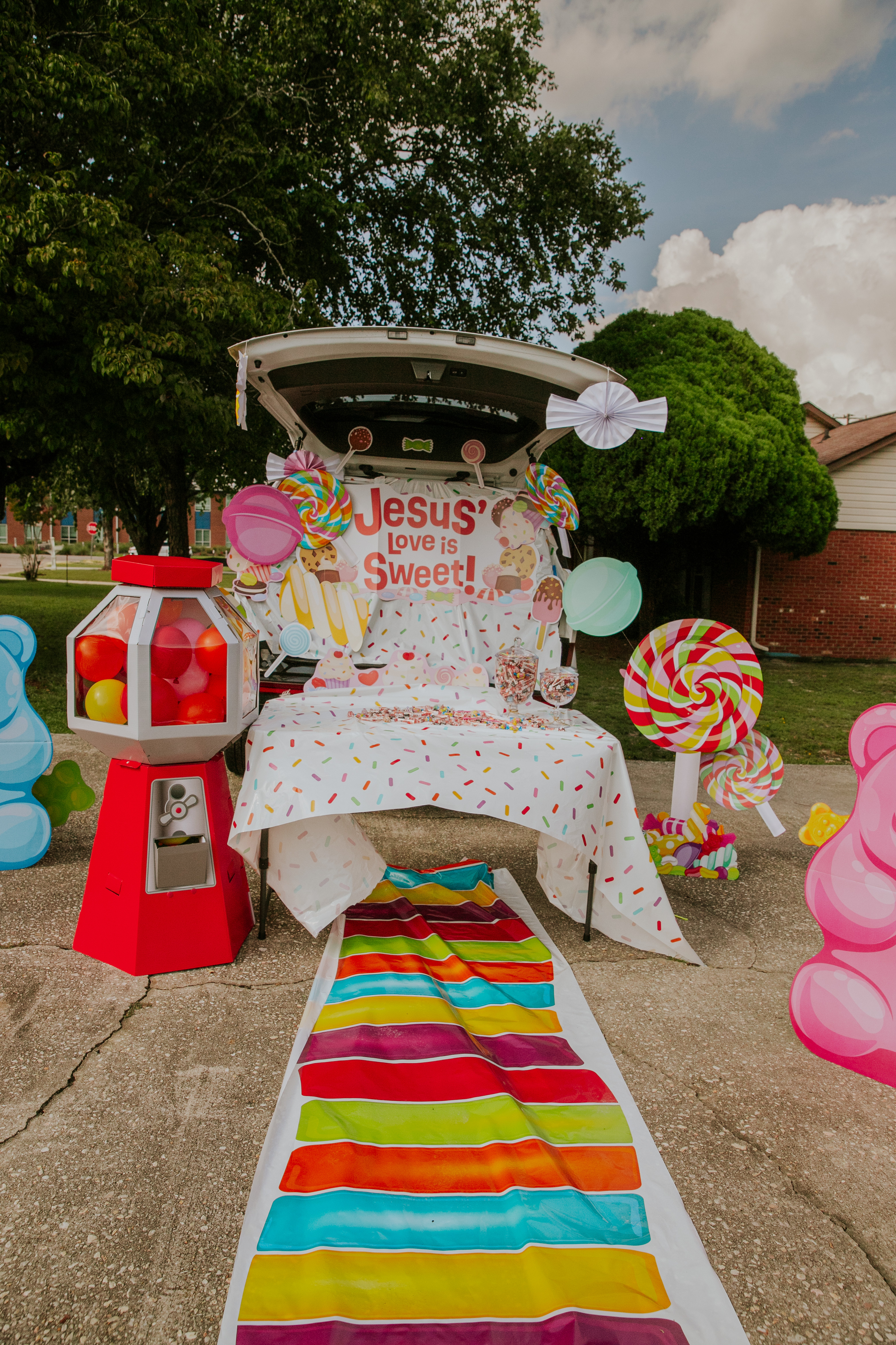 Trunk or Treat is on its way and here's a great one for your Fall festival at church! Jesus' Love is Sweet Trunk or Treat!  

 #LTKSeasonal #LTKParties #LTKFamily