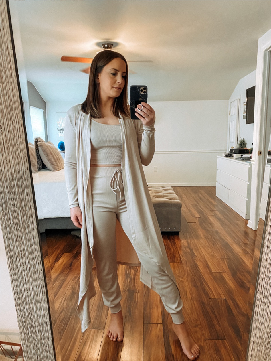 The perfect lounge set or travel set

Cardigan, lounge pants, crop top

#LTKfit #LTKGiftGuide #LTKtravel

#LTKTravel #LTKFamily #LTKStyleTip