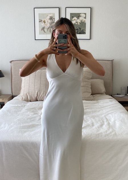 i loved this design so much i wanted to get it in white! 

i already got the blue one and wore it to a wedding last month and got soooo many compliments. 

the back is a cowl neck and it’s so beautiful 🤤

#abercrombie #abercrombiepartner #abercrombiedress #abercrombiewedding #weddingdress #whitedress #cowlneckdress

#LTKstyletip #LTKeurope #LTKwedding
