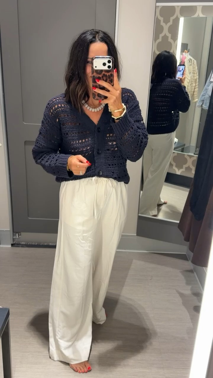 ENTIRE OUTFIT IS ON SALE!! Love this sweater so much! Navy is a fav color of mine recently! Looks so good paired with the linen pants! 🤍

@Target 

Size Small

#targetfashion #sale #LTKcreator