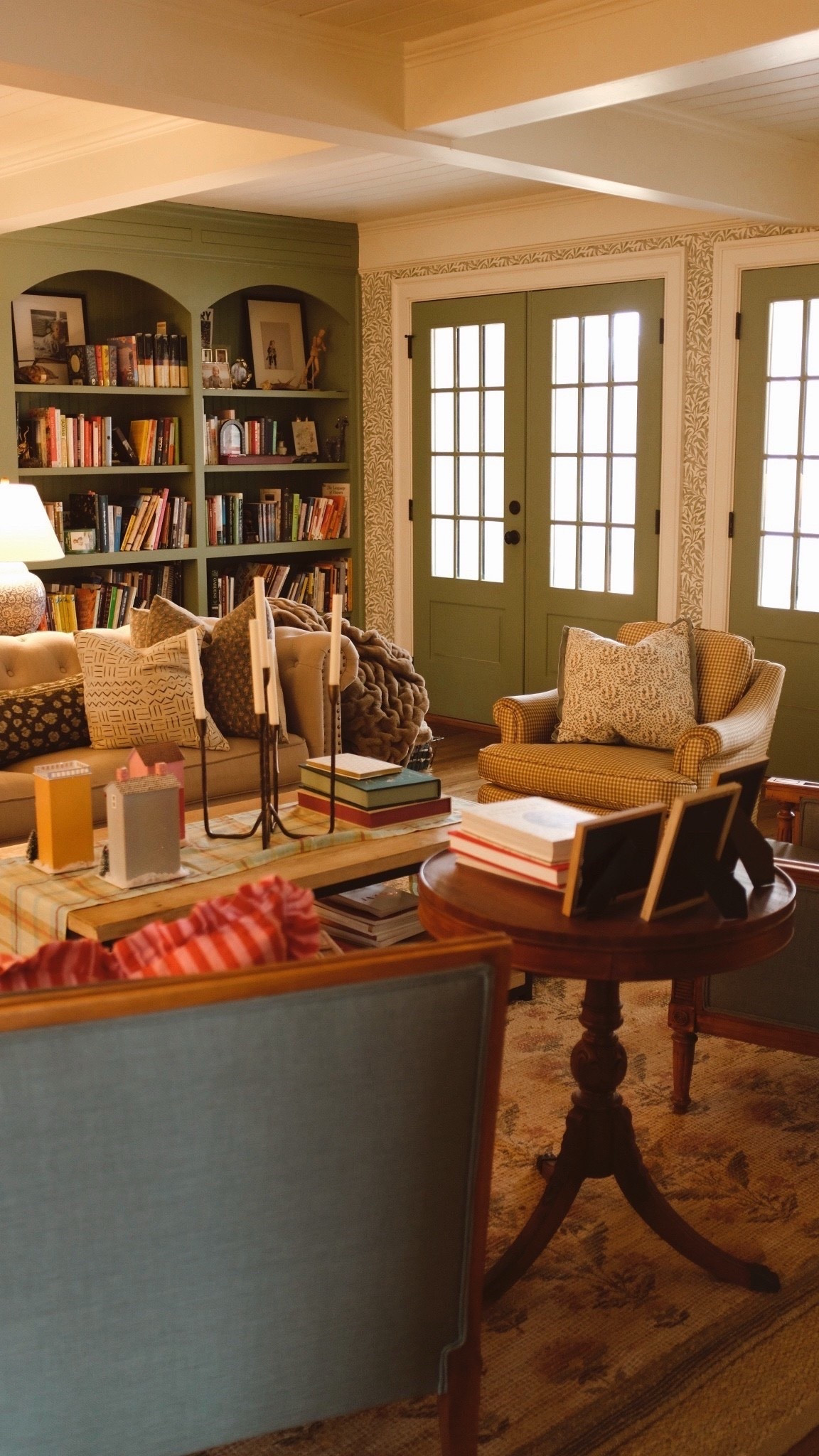 Living room details - pillows, blankets, rug

#LTKHoliday #LTKHome #LTKOver40