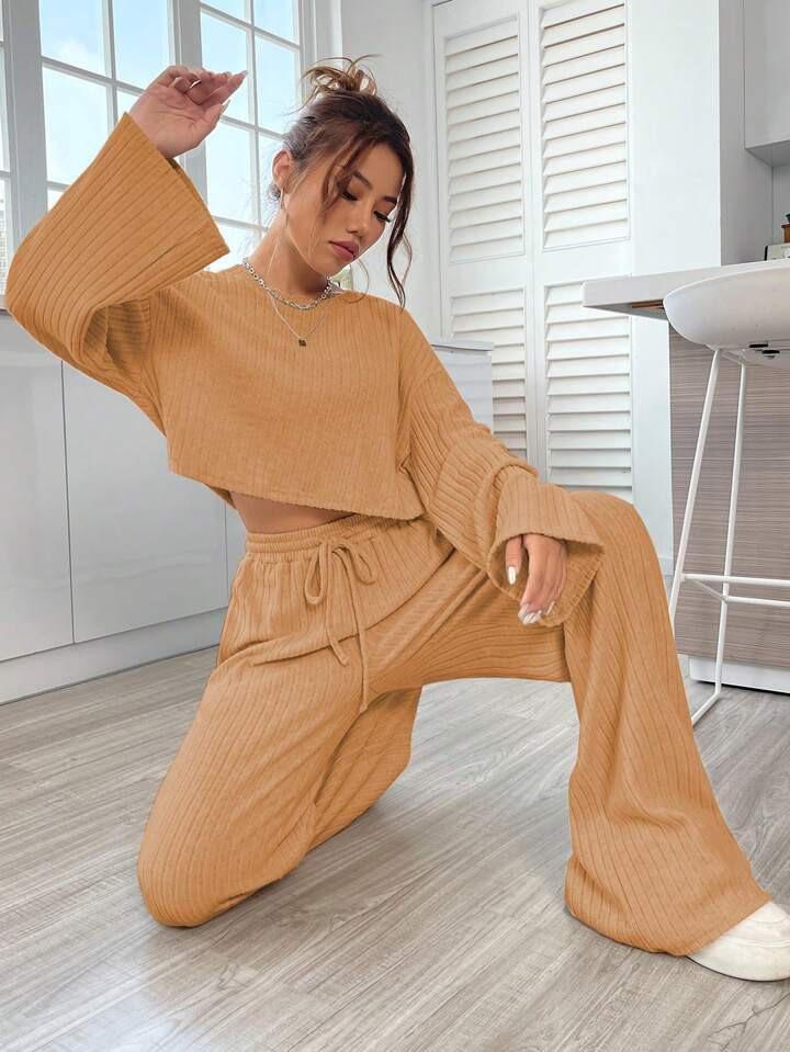 SHEIN EZwear Drop Shoulder Crop Tee & Drawstring Waist Pants | SHEIN