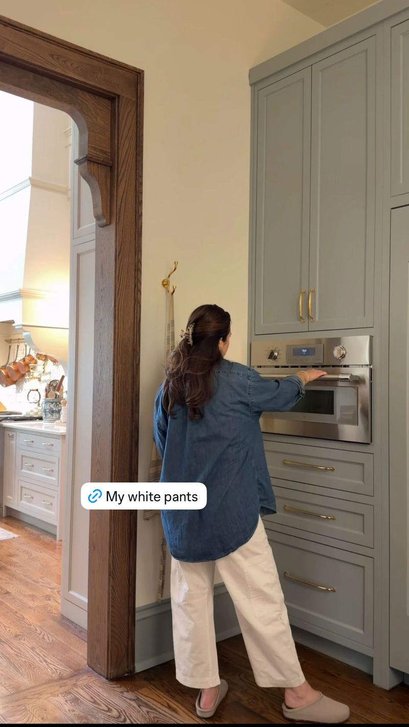Sunday Brunch Outfit details - 

outfit l white jeans l white pant l summer l spring l rothys 

 