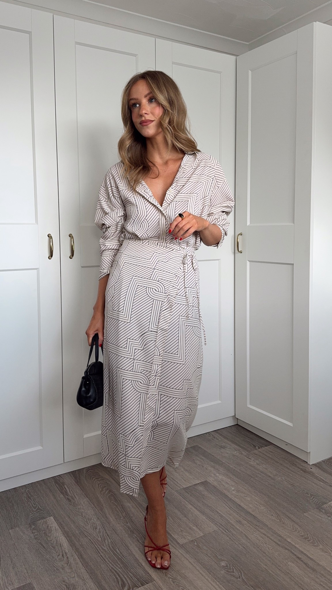 Red sandals, red heels, coord set, geometric shirt, printed shirt, printed skirt, hm new in, autumn outfits, transitional outfits, workwear

#LTKuk #LTKautumn #LTKworkwear