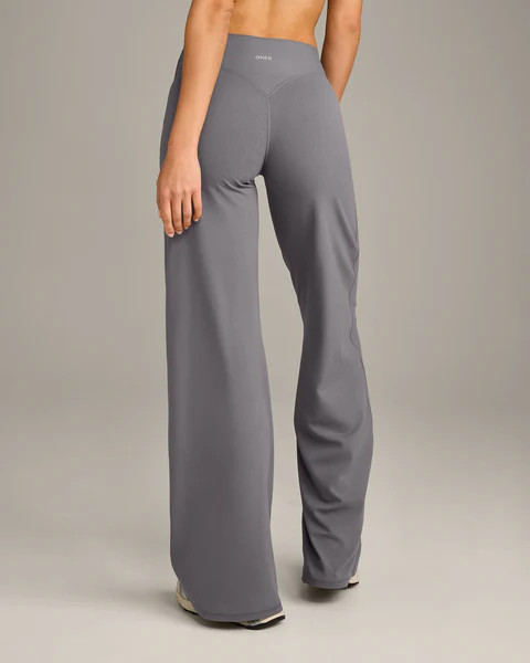 SoftMotion™ Straight Leg Bottoms with Gray Logo 
 Ash Gray | Oner Active (UK / US)