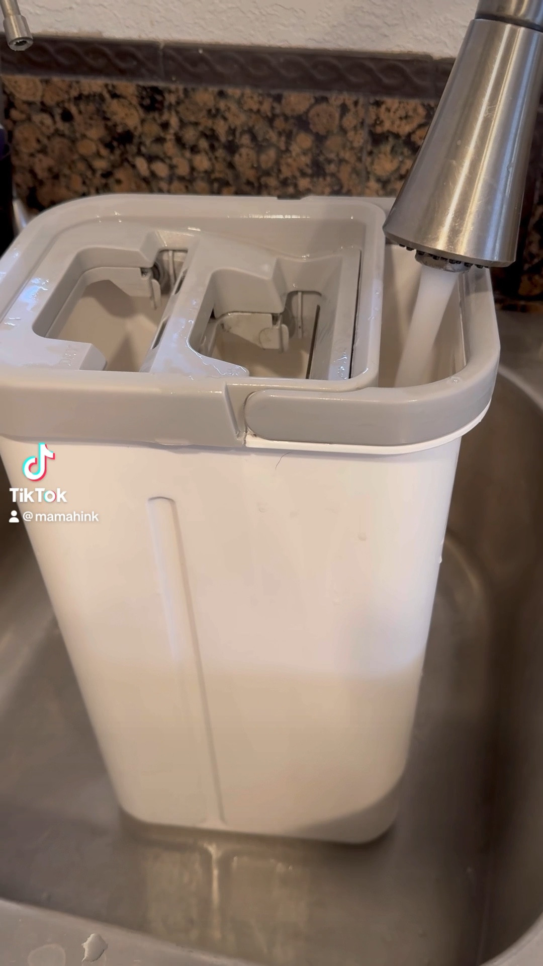 Mop bucket 