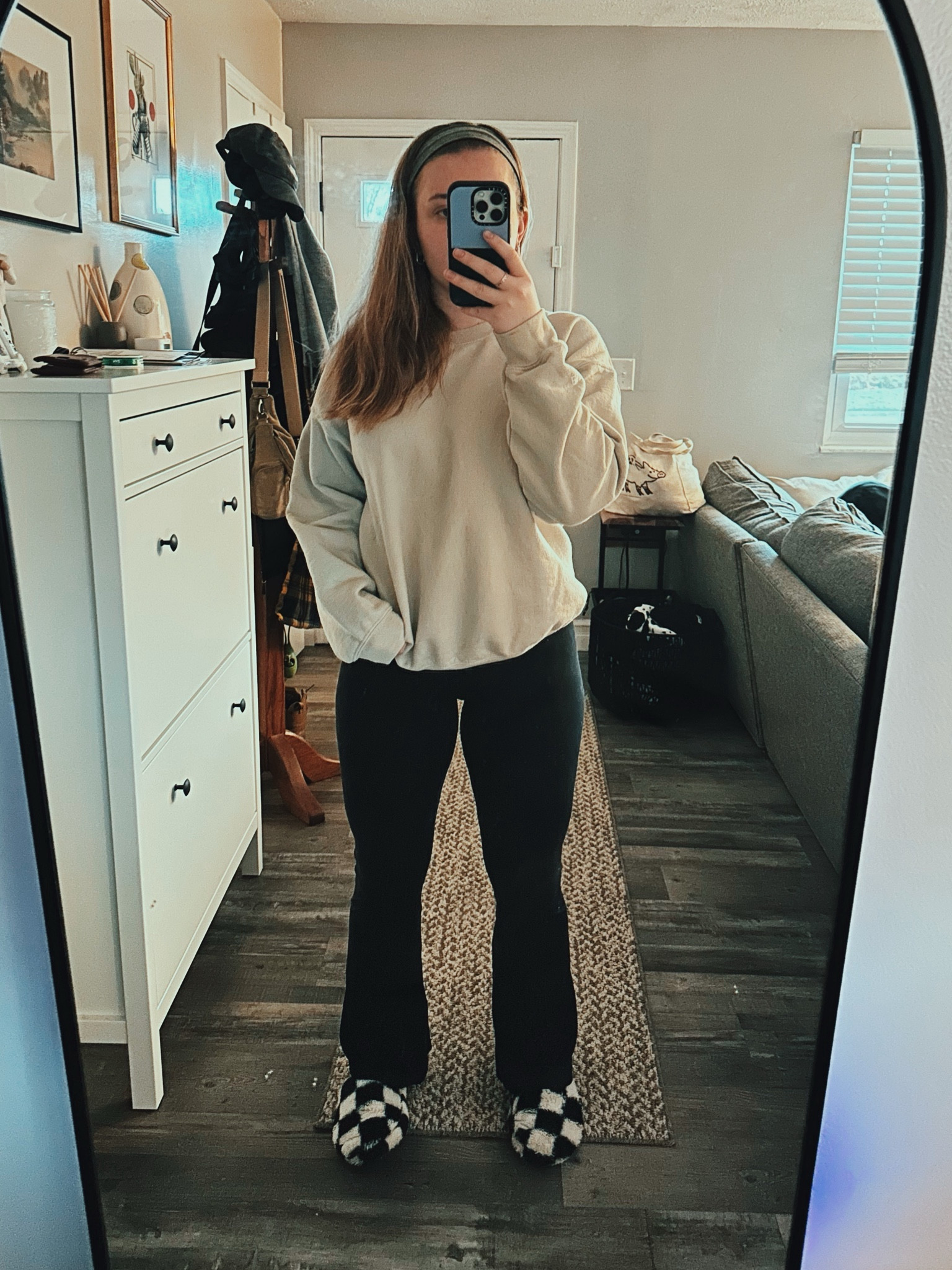 are my legging legs legging? idek what the cool kids say these days, but here’s another cozy outfit 

#LTKstyletip #LTKMostLoved #LTKmidsize