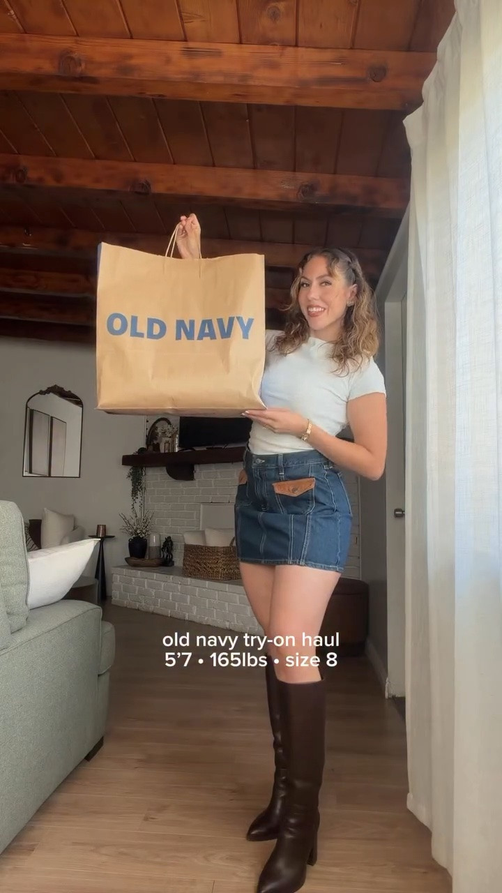 Old Navy New Arrivals Try-on! Everything linked in my LTK. They currently have 50% off Everything (online only). Perfect pieces to transition to Fall @oldnavy #oldnavypartner