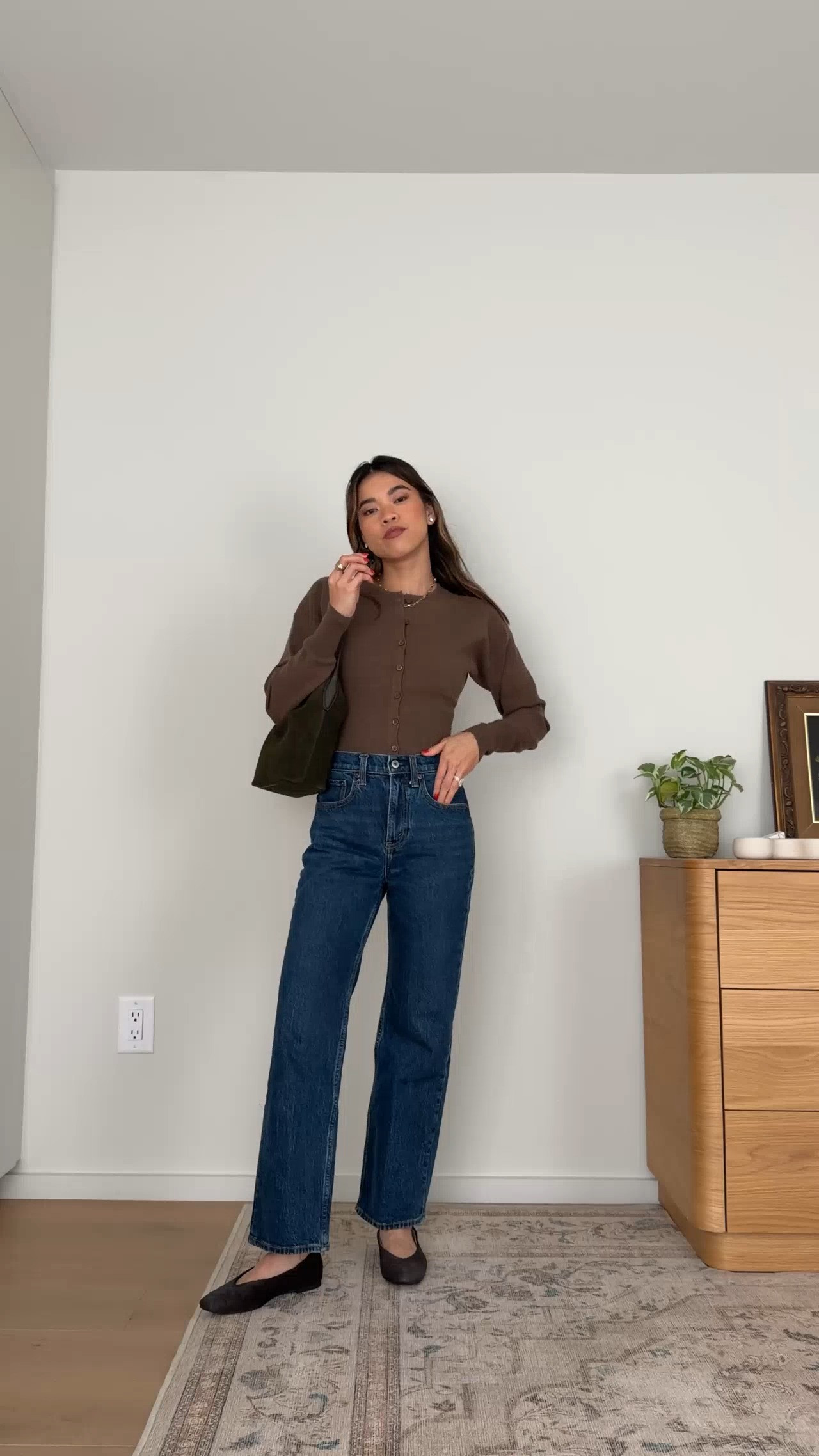 How cute is this @Aritzia cardigan! I love how flattering the fit is.

Sizing info: 
-Aritzia Golightly Cardigan - Wonder Yarn (Size XS in Heather Dark Chocolate) 
-Abercrombie High Rise 90s Relaxed Jeans (Size 23 Extra short in Dark Wash)

Aritzia Fall New Arrivals, Aritzia Sweaters, Aritzia best sellers, best pieces from Aritzia for petite, what pants from Aritzia will fit if youre petite, Petite style guide, how to dress if you’re petite, Petite style, petite fashion, mom outfit, mom style, petite pants, petite outfit ideas, petite outfits, best pants for petite, petite denim, Fall style, Fall outfits, vacation outfits, denim for petite, Aritzia try on,

#LTKootd #LTKSeasonal #LTKPetite