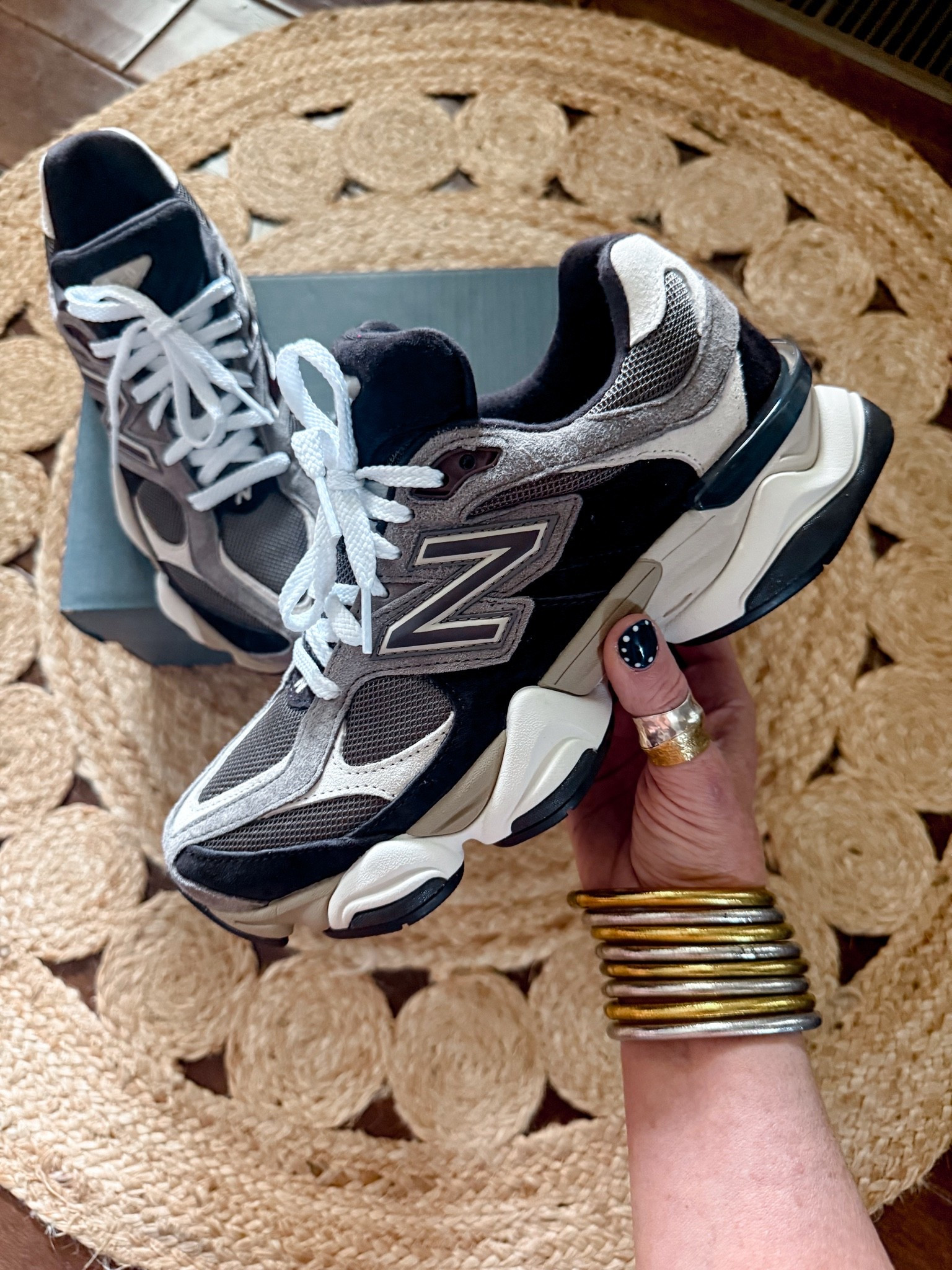 Perfect fall sneaker 👟🍂
They are true to size 
#fallsneakers #newbalance

#LTKOver40