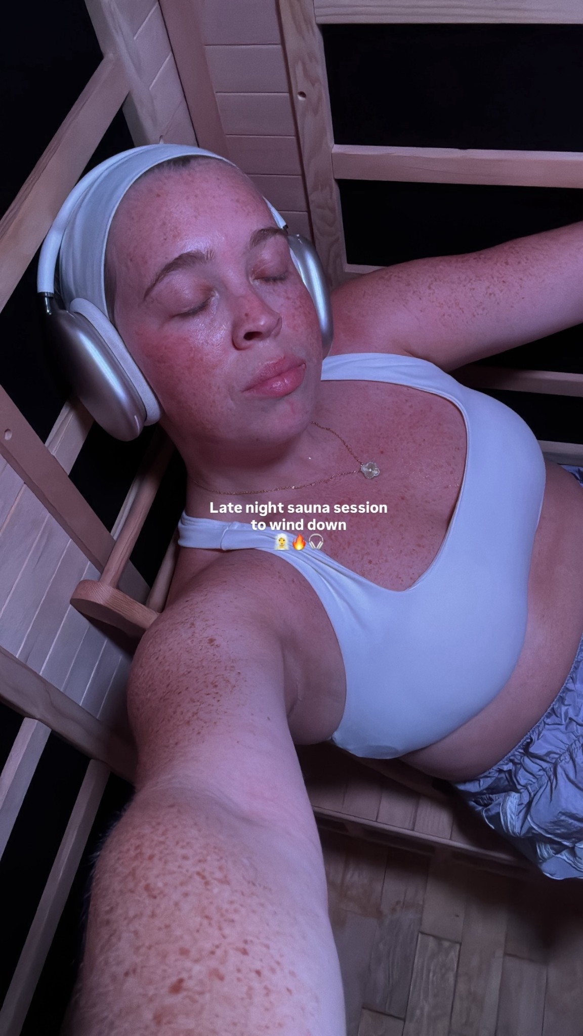 Late Night Sauna Sesh 🧖‍♀️🔥🎧

#LTKActive #LTKHome