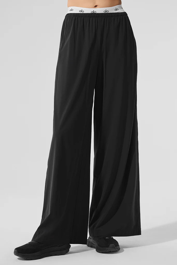 Breezy Wide Leg Pant - Black | Alo Yoga (US)