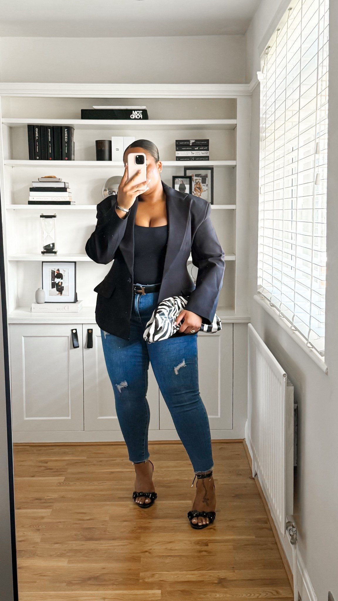 My Staple Cinch Blazer! Perfect for an hourglass, cinched look!

#LTKuk #LTKworkwear #LTKstyletip