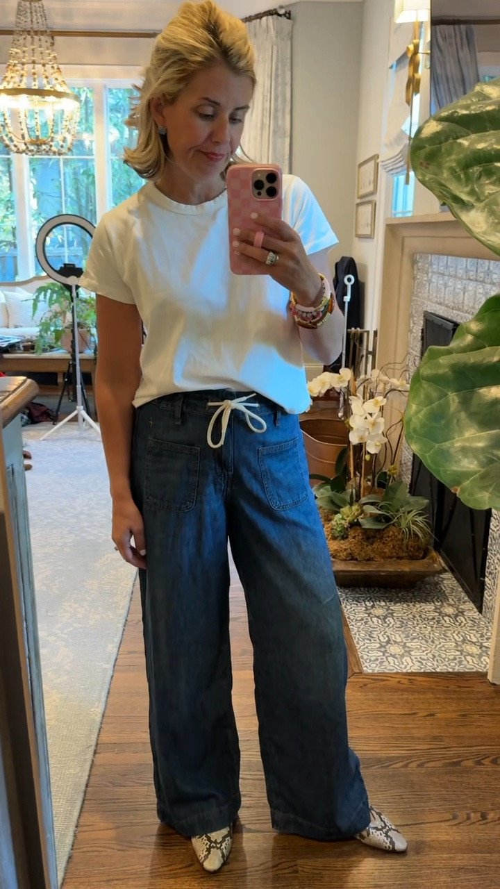 Headed to a church dinner OOTD! 
Tee & jeans - xs 
Shoes - 8 tts 

Codes:
Mersea - Catherine15
Allie + Bess - Catherine20
Loopy - mixandmatchmadness

#LTKdayinmylife #LTKootd #LTKmomlife