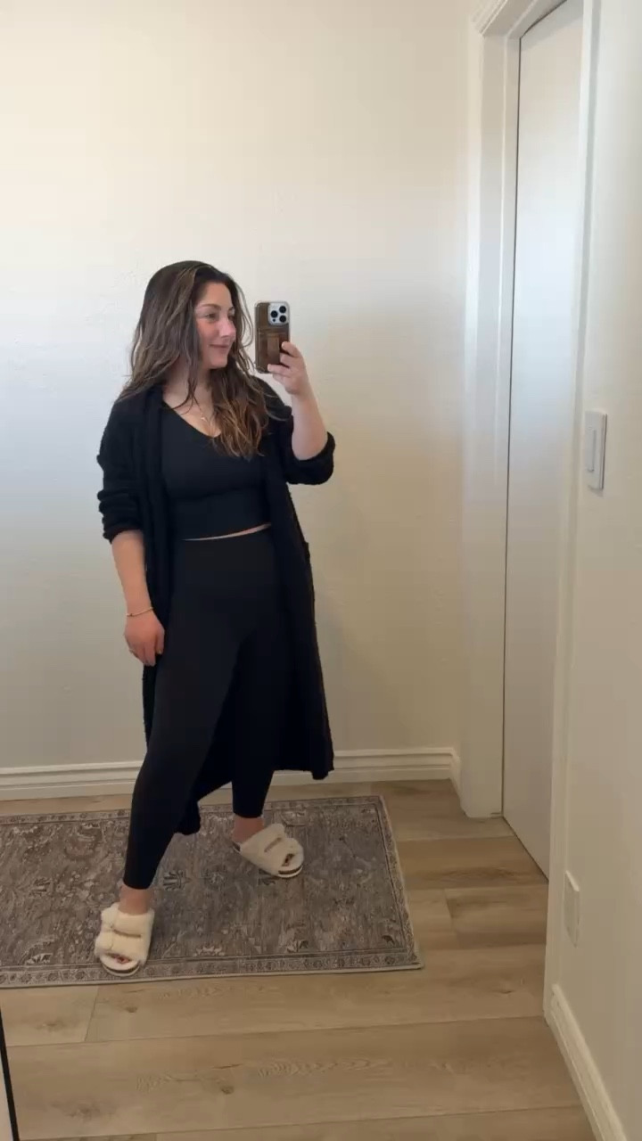 Athleta set on sale plus I was able to get a stackable code!!! 
USE CODE: 10MIMI 

Vneck cropped sports bra size small
7/8 leggings size small petite 

Long cardigan almost sold out, linked similar! 

5'0" 145lbs
Petite friendly activewear


#LTKPetite #LTKSaleAlert #LTKActive