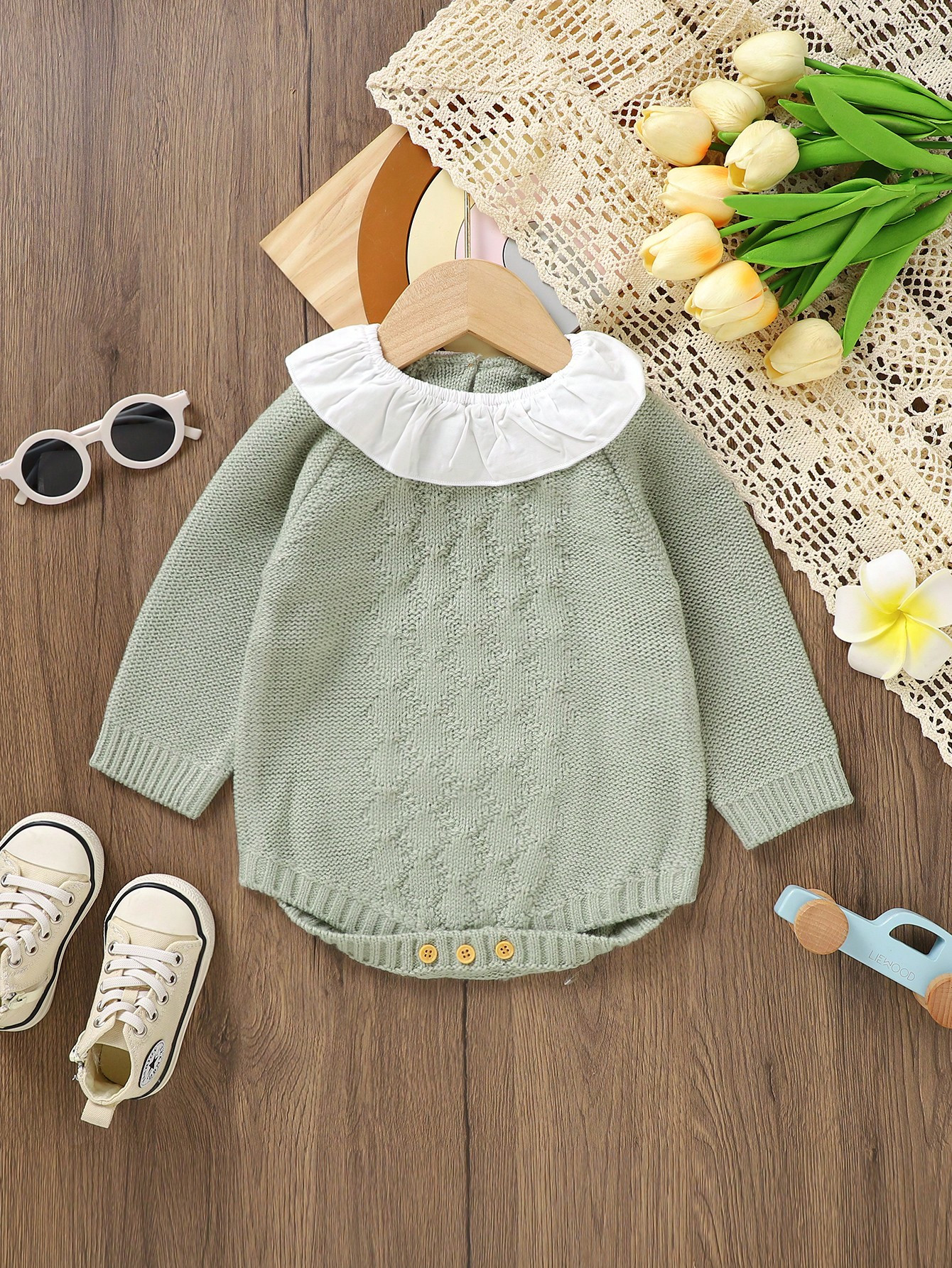 Baby Girl Contrast Collar Raglan Sleeve Knit Bodysuit | SHEIN