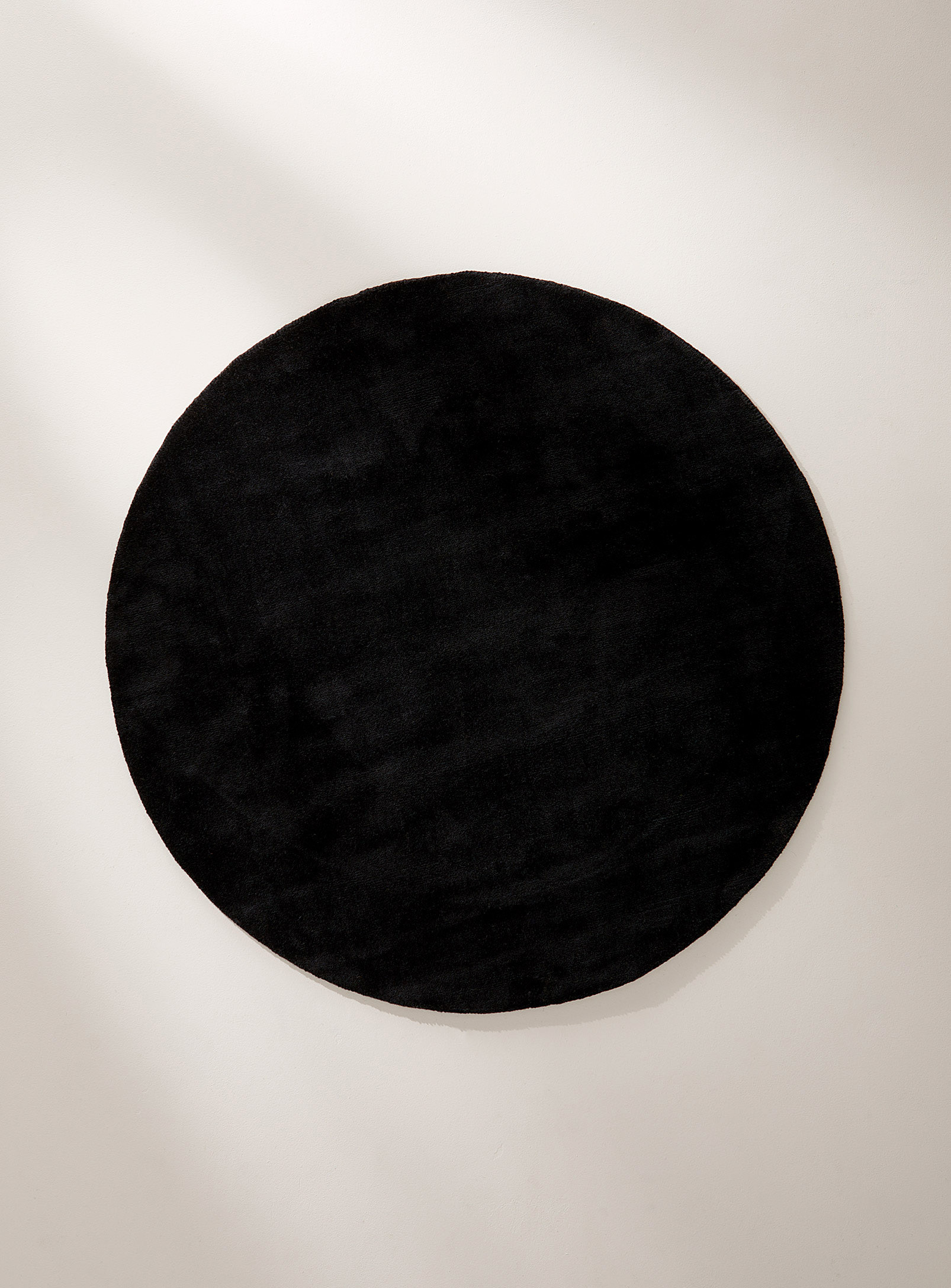 Simons black circle rug 

 #LTKcanada #LTKautumn