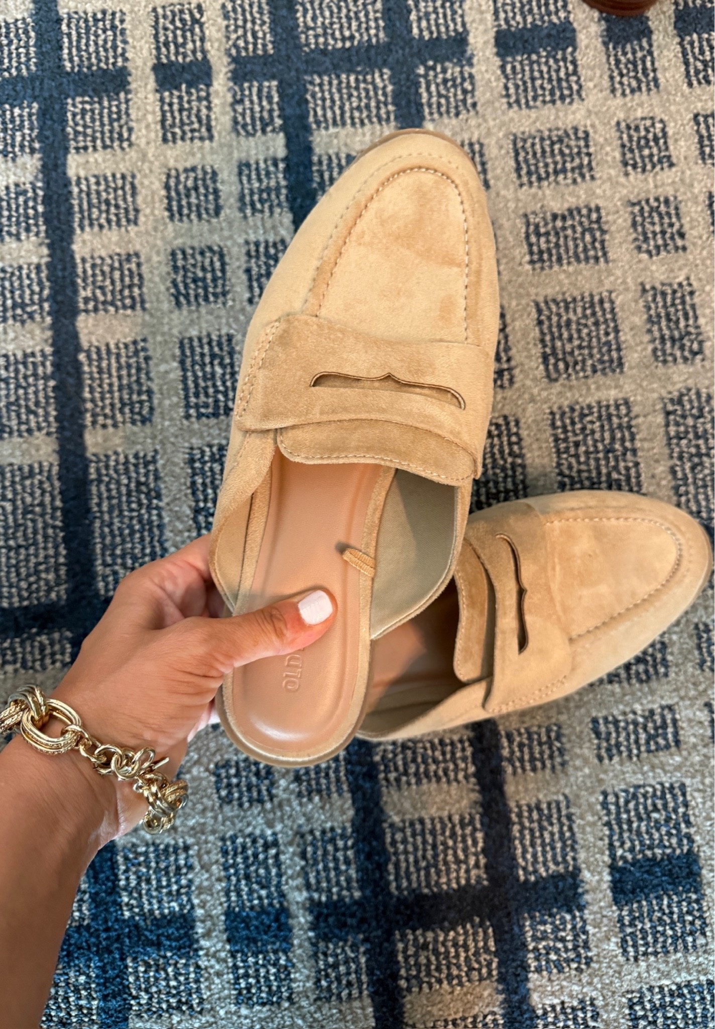 Found the perfect easy flat for fall! 😍 These little tan suede loafers are my new go-to. Old Navy is absolutely killing it with their fall shoes right now! 👏

#LTKootd #LTKgrwm #LTKSeasonal