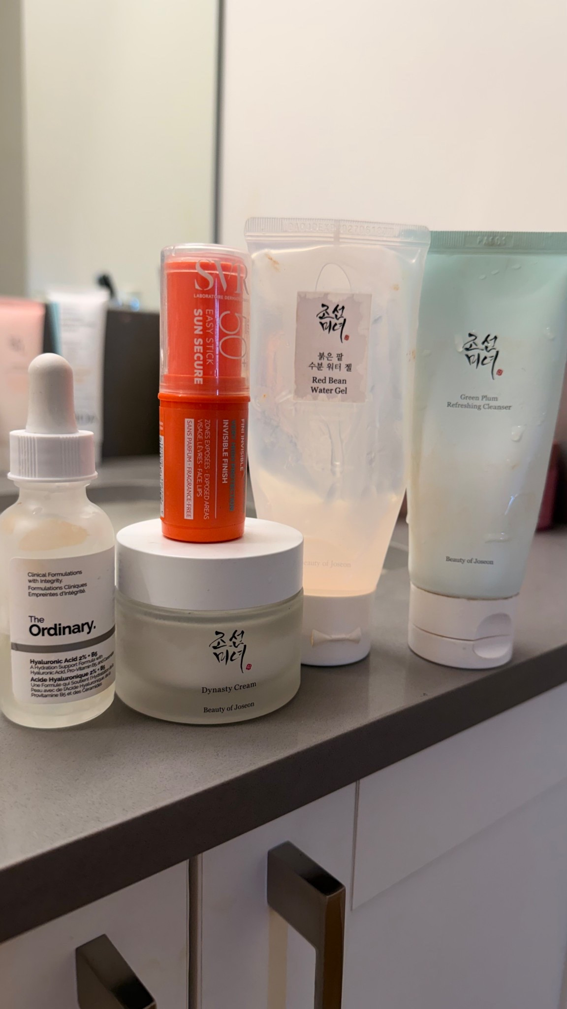 Mi rutina diaria con estos productos koreanos, tengo 42 años y todas se impresionan de lo perfecto de mi cutis! 

#LTKselfcare #LTKmorningroutine #LTKOver40