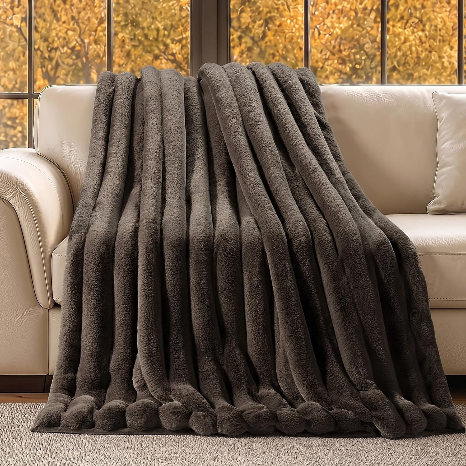 EverGrace Luxury Channel - Manta de piel sintética, color gris pardo oscuro | Amazon (US)
