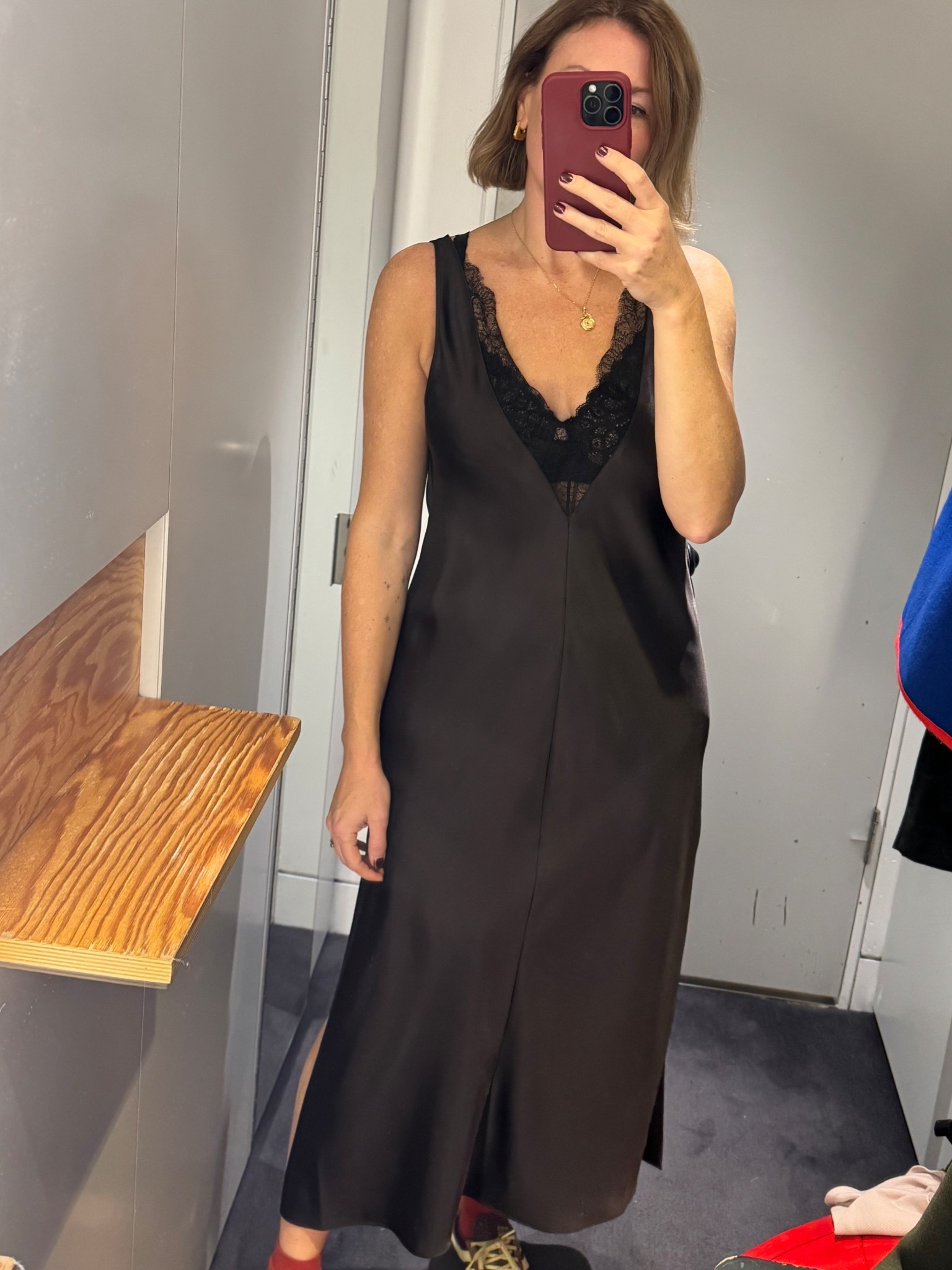 Brown lace slip dress
Sized up to a 14


#LTKdatenight #LTKwinter #LTKuk