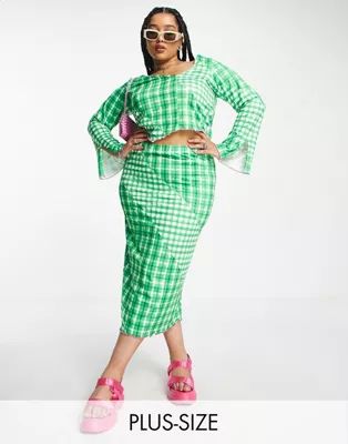 Only Curve exclusive maxi skirt co-ord in green gingham | ASOS (Global)