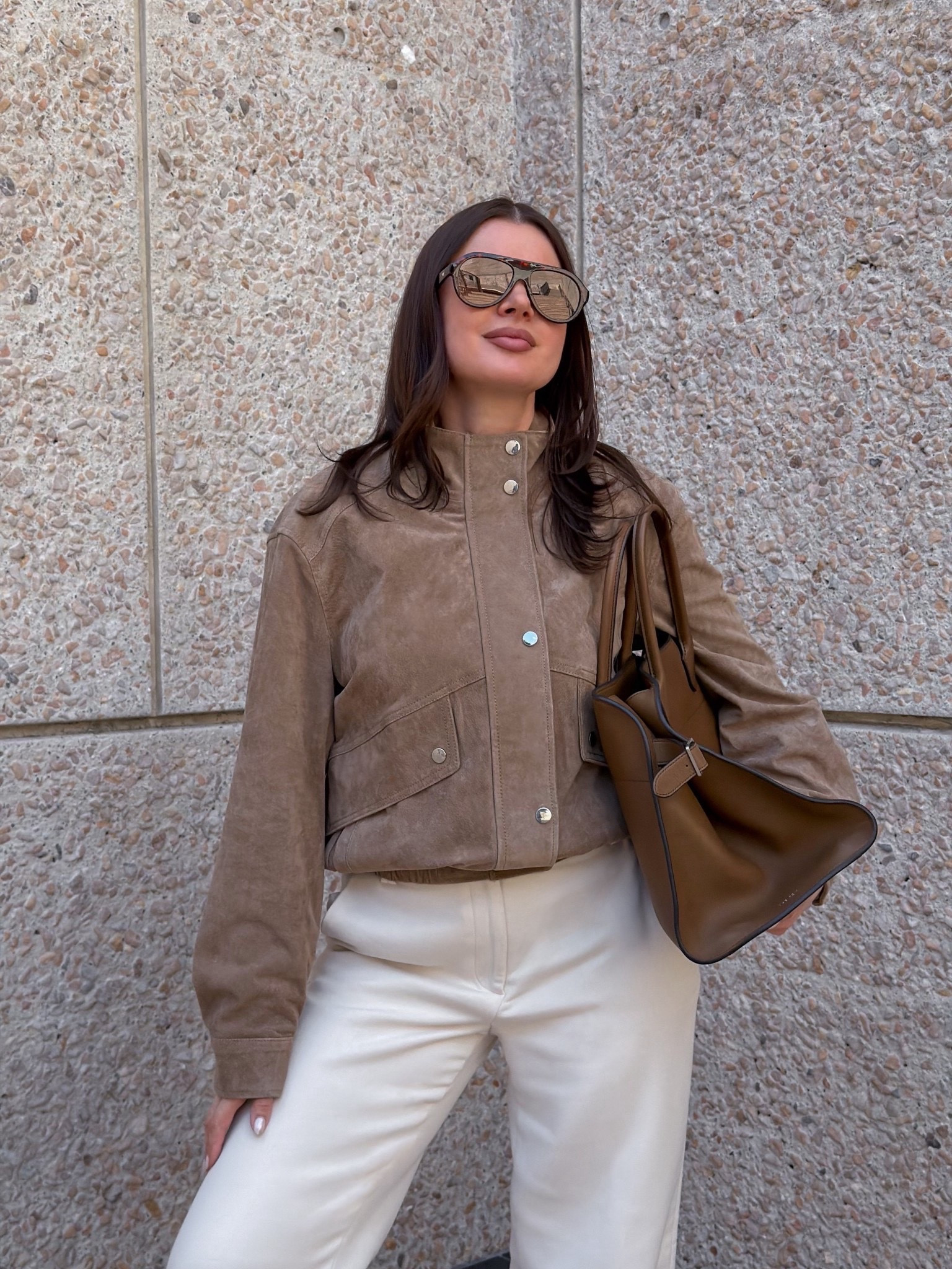 OOTD: Styling @Zara suede jacket with white straight leg pants, leather tote, flats and brown aviators. 

#outfit #suede #jacket #zara #pants #straightleg #brown #aviators #tote #workoutfit

#LTKWorkwear #LTKootd #LTKgrwm