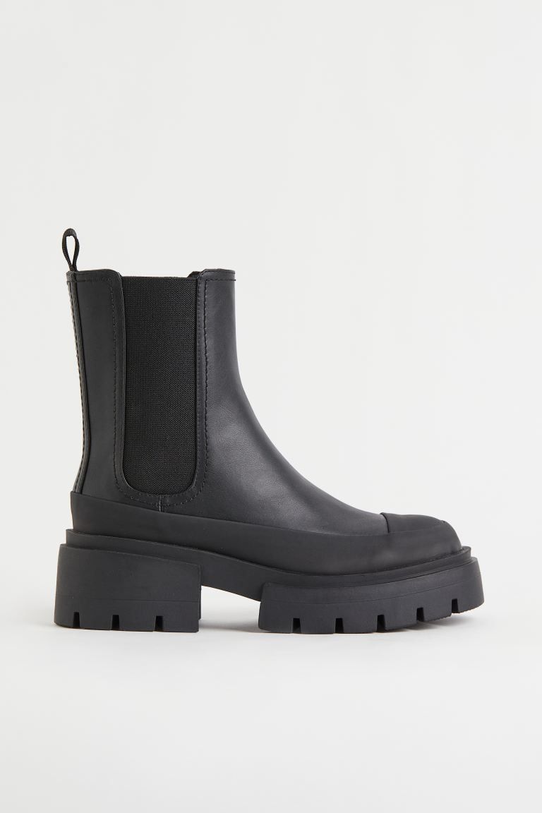 Chunky Chelsea Boots | Black Shoes | Black Boots | Black Boots Outfit | Winter Outfit | HM Outfit | H&M (US + CA)