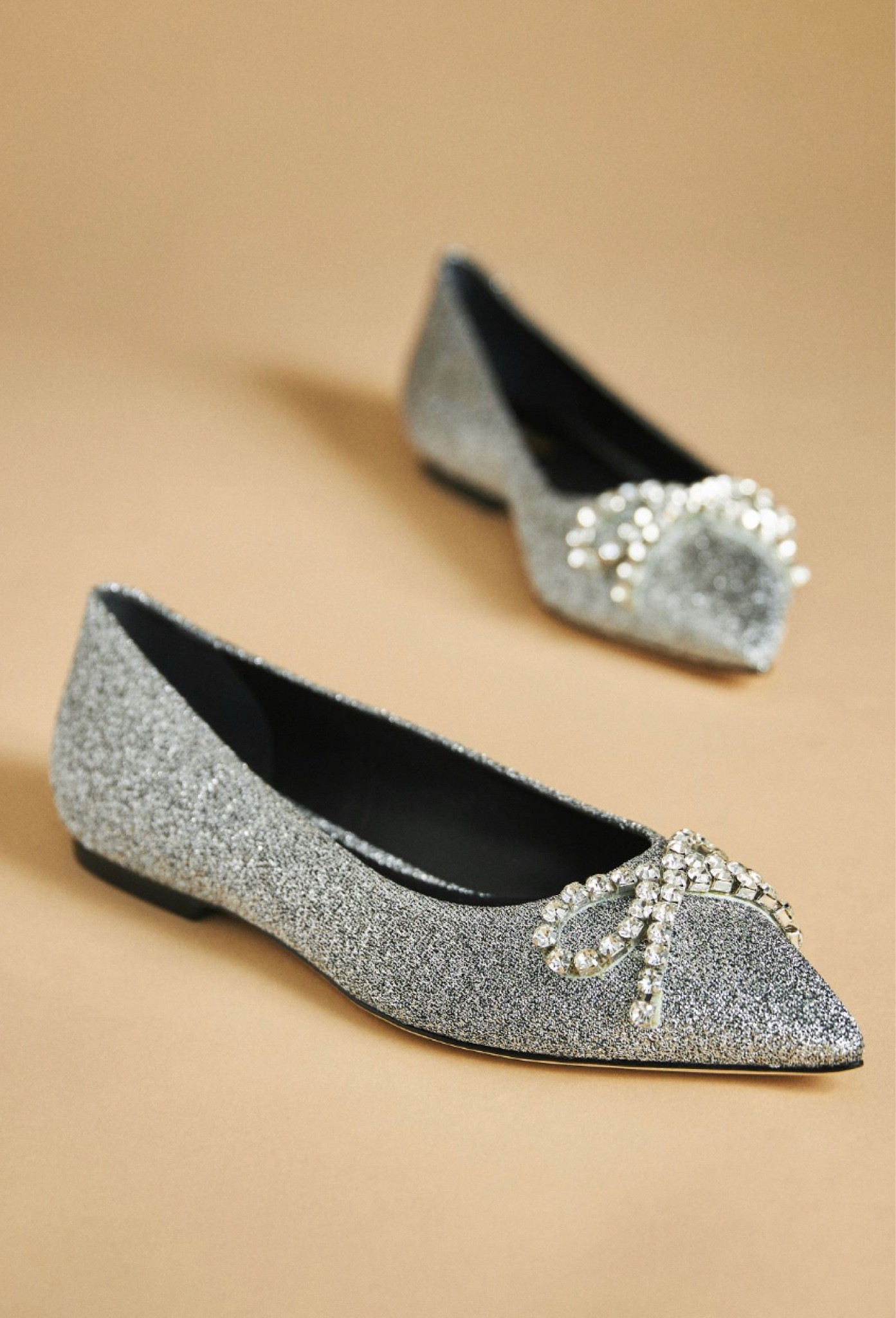 BRB, on a metallic shoe hiatus right now. So many styles trending for fall; flats are a must starting with the ballet and maryjane styles, and add in fun menswear inspired styles with a sparkle or two 4 These are some of my @Anthropologie faves!

#anthropologie #shoeedit #metallic #maryjane # ballet

#LTKstyletip #LTKshoecrush #LTKFind