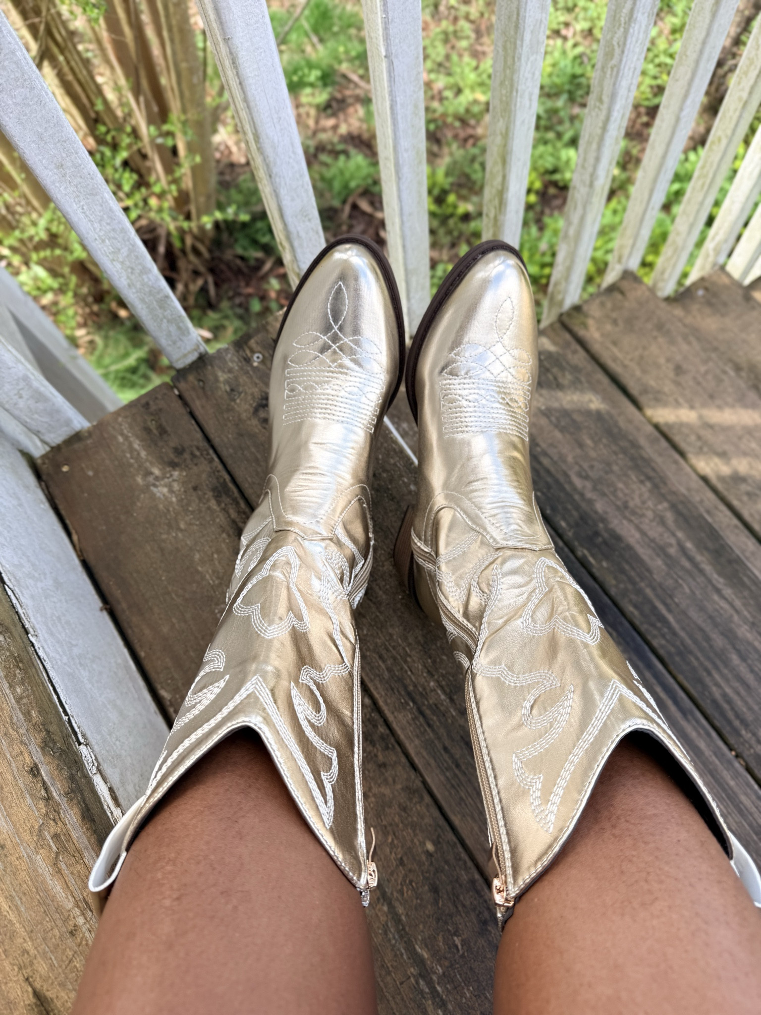Spring outfits + cowboy boots = the cutest combo 🤠🌸

Denim dresses
Flowy skirts
Spring florals
Cute mini dresses

Cowboy boots instantly make any outfit feel fun, stylish, and a little western chic. I linked my favorite spring cowboy boots to style all season long.

#CowboyBoots #SpringStyle #WesternStyle #CowgirlStyle #SpringOutfits #BootSeason #WesternFashion #ShoppingWithPriiincesss #Atlantamom #Atlantabloggers #Atlantablogger #AtlantaCreator #Atlantacontentcreators #Atlantacontentcreator
