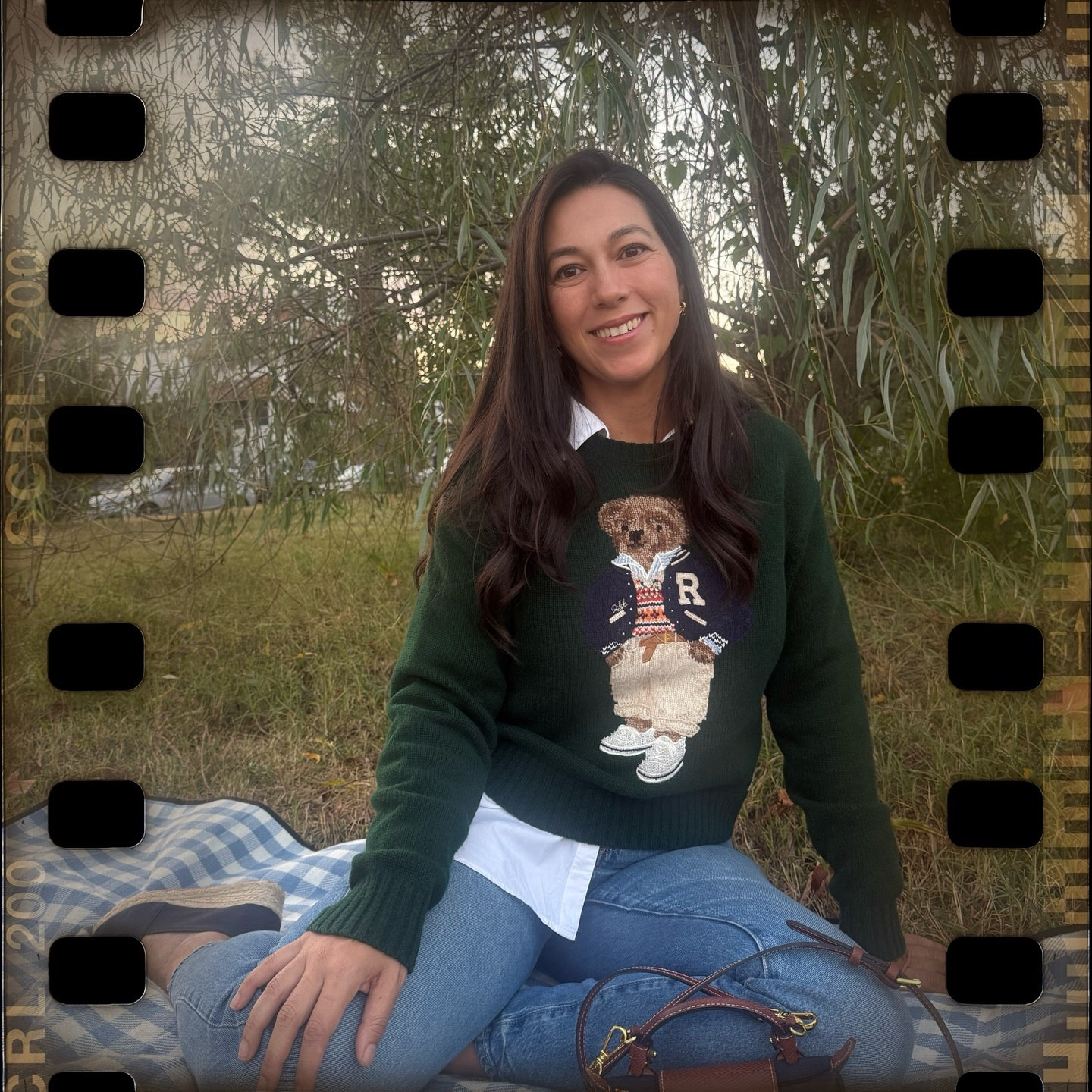 Is it even fall if you don’t kick it off with a picnic in the park? Also… I’ve now rented this amazing @poloralphlauren sweater from @renttherunway for six weeks and I might need to keep it even longer. I love that RTR lets me rent clothes for just a day or two, or alternatively, I can keep them as long as I want. 🍁 🍂 #rtrpartner #rtrmuse