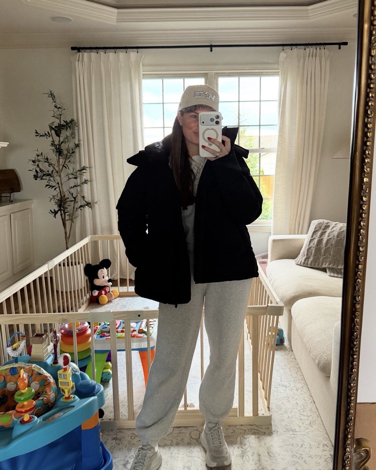 OOTD 🖤🔗 Sweats are old Abercrombie but I’ve linked similar! Sized way up to a 10 in my puffer jacket & it’s PERFECT for being able to wear chunky sweaters under, etc. !

#LTKFindsUnder50 #LTKootd #LTKFindsUnder100