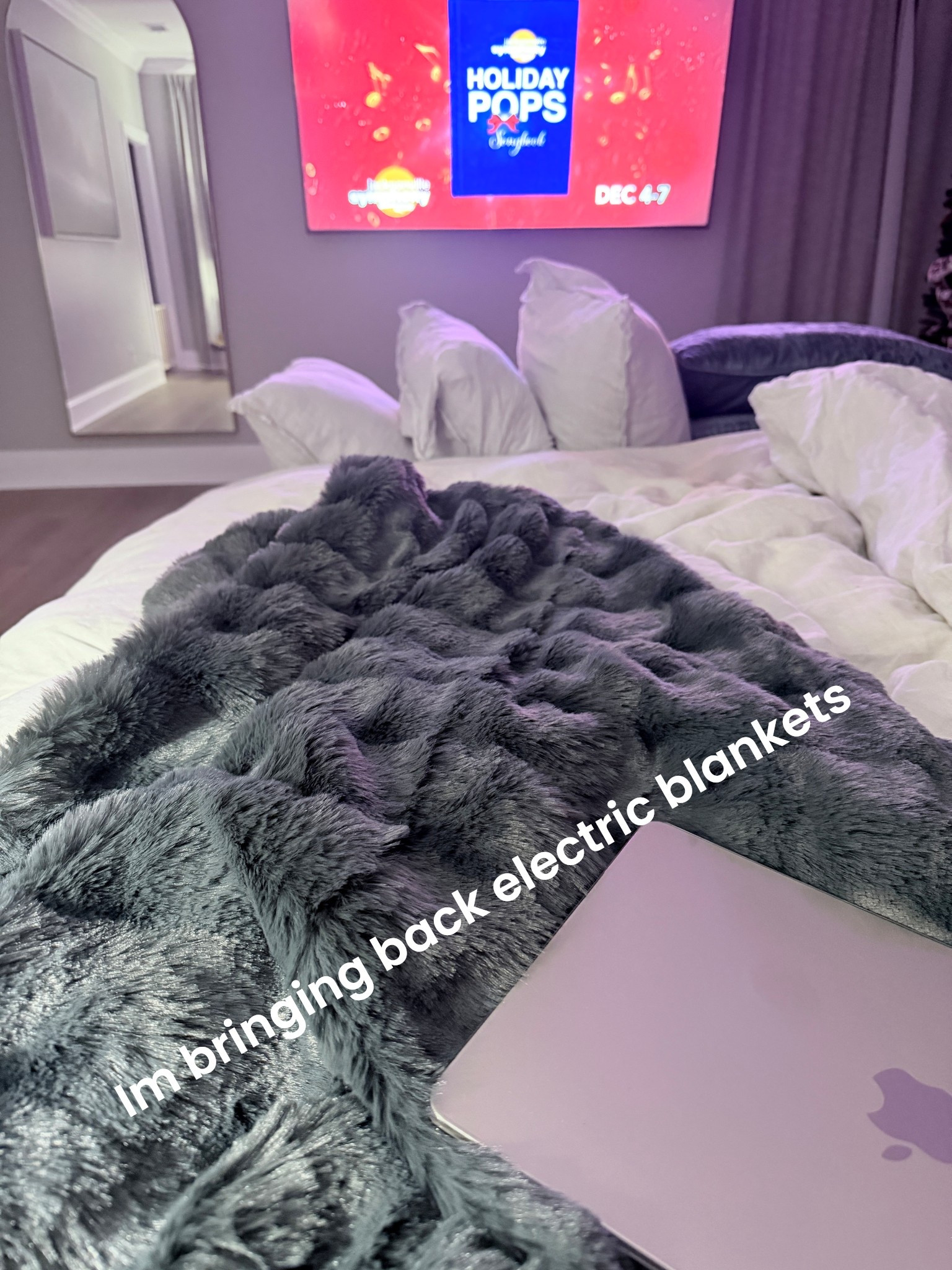 I love a cozy electric blanket!! This one is under $40! And is so warm 🥰

#LTKHoliday #LTKdayinmylife #LTKSaleAlert