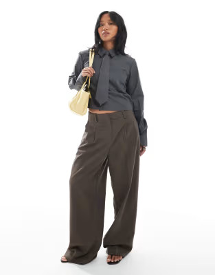 Vero Moda Petite dad fit tailored trouser in chocolate | ASOS | ASOS (Global)