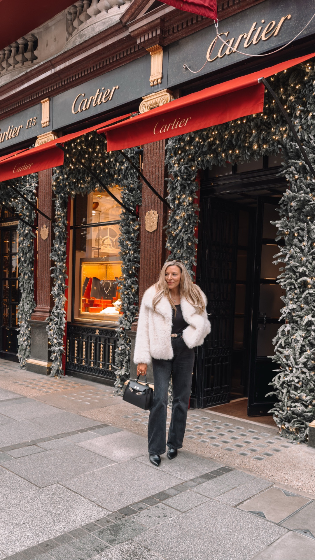 Outfit in motion 🎄



#LTKuk #LTKwinter #LTKfestive