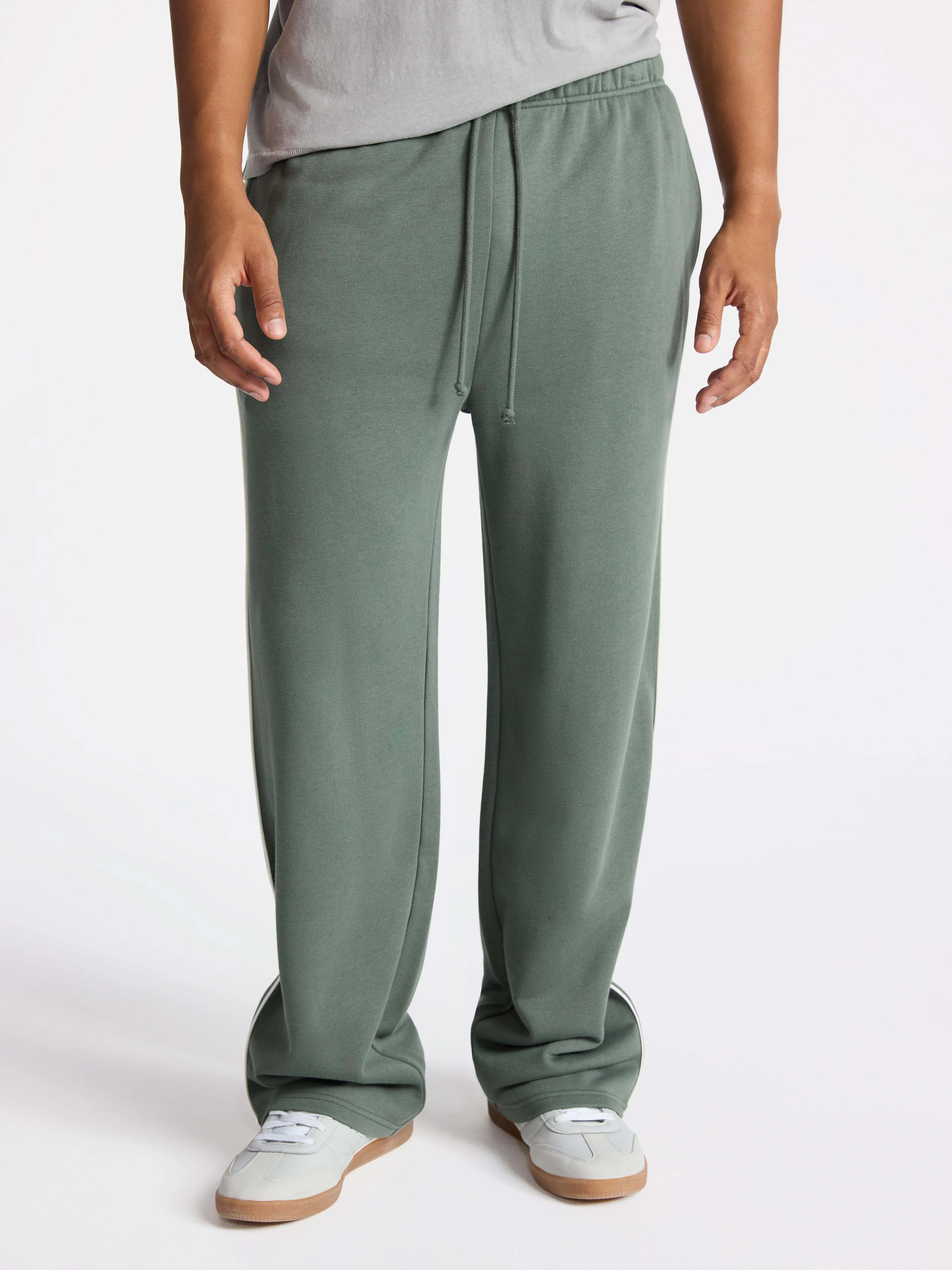 No Boundaries Piped Fleece Jogger Pants, Men's & Big Men's | Walmart (US)