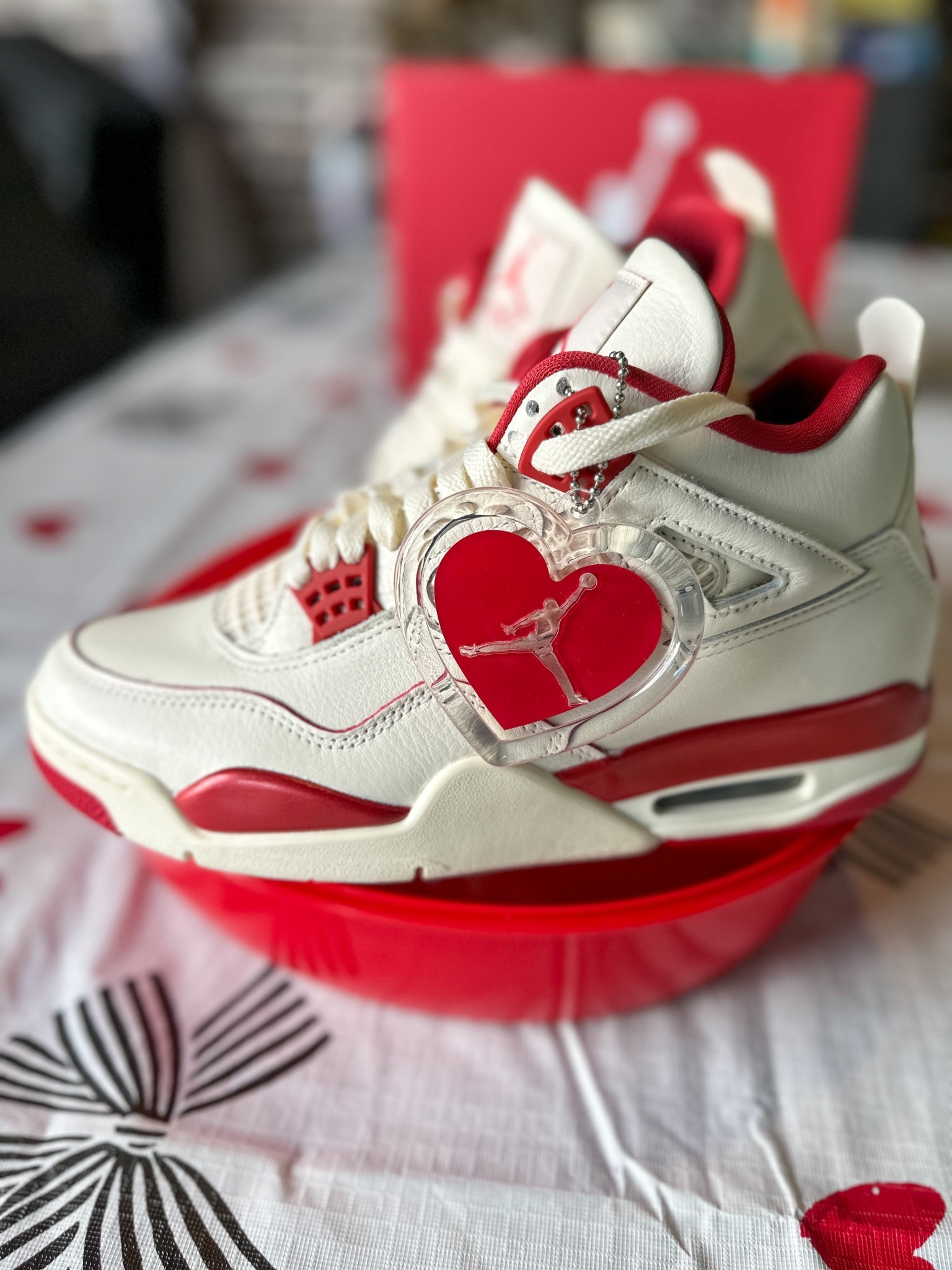 Women’s AJ4 Valentine’s Shoes #Womens #ValentinesDay #Sneakerheads 