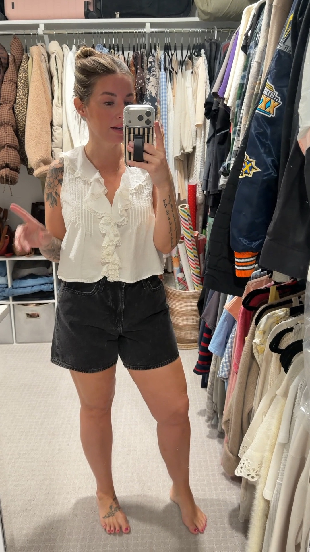 size down in these shorts, I’m in a 2

#LTKPetite #LTKootd
