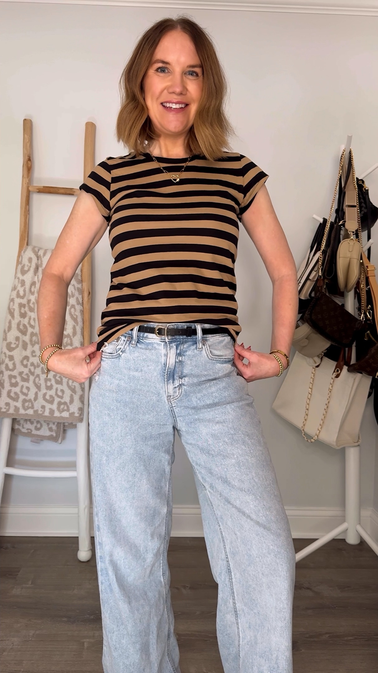 🎯ATTN SHOPPERS! @target is having a huge fall sale this week and I found some really cute things!
Striped tee medium

Target haul, fall outfit, Target style, elevated casual style, what to wear, how to style, wardrobe basics, wide leg jeans, over 40 fashion, fall family photos


#LTKSaleAlert #LTKVideo #LTKOver40